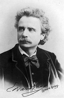 220px-Edvard_Grieg_1888_by_Elliot_and_Fry_-_02